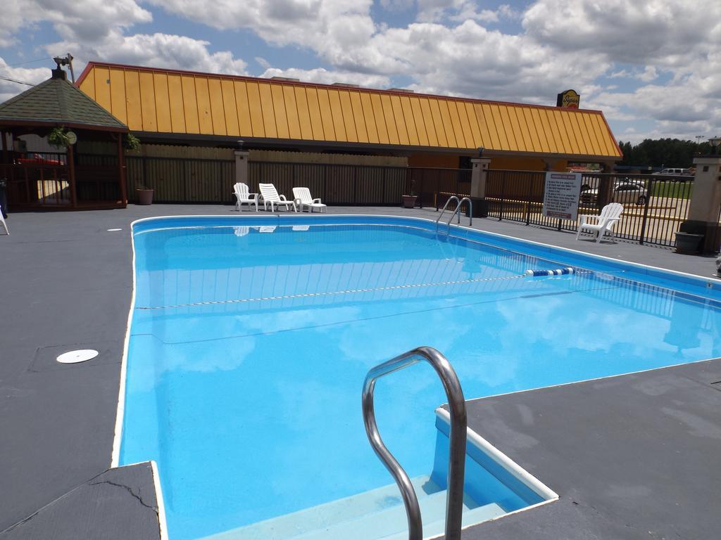 Super 8 By Wyndham Monticello Ar Motel Exterior foto
